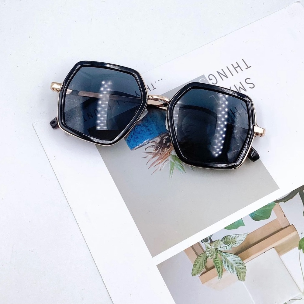 Square Frame Children Sunglasses (Black)